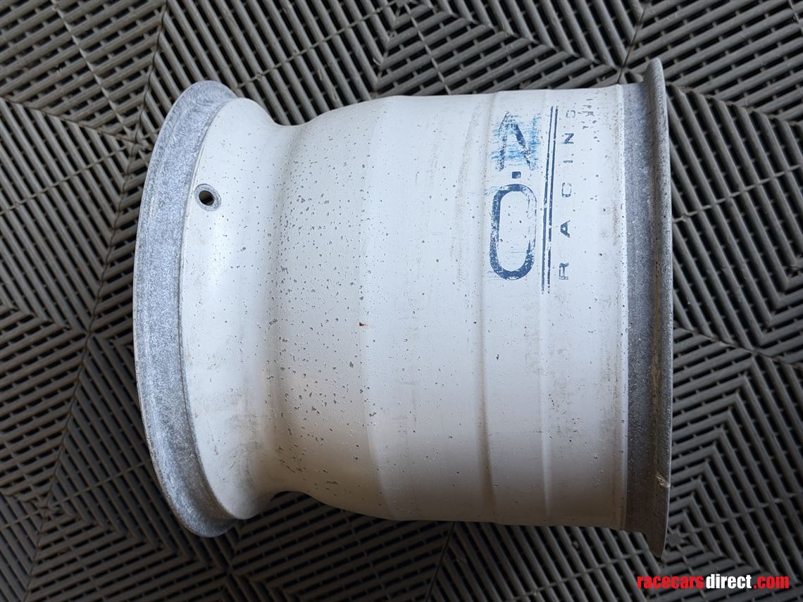 f1-wheel