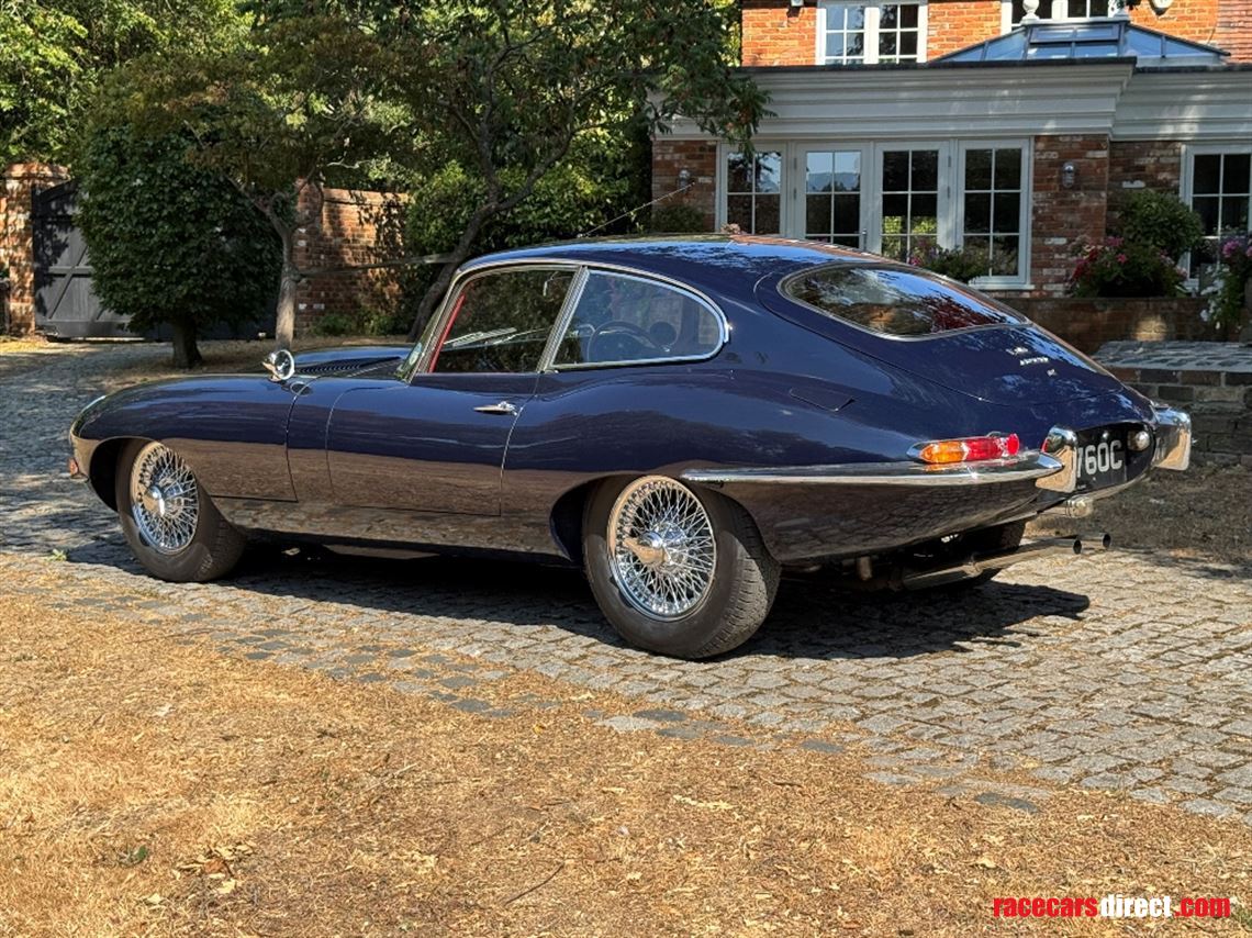 jaguar-e-type-series-1-42-fixed-head-coupe