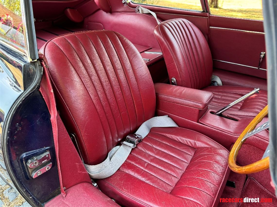 jaguar-e-type-series-1-42-fixed-head-coupe