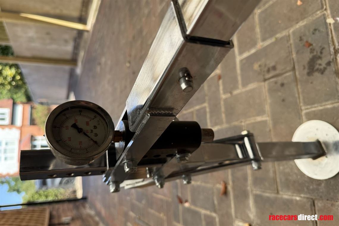 ada-portable-corner-weight-gauge