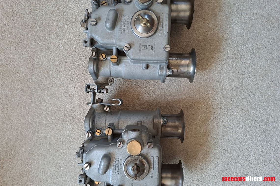 pair-weber-dcoe31-carburettors