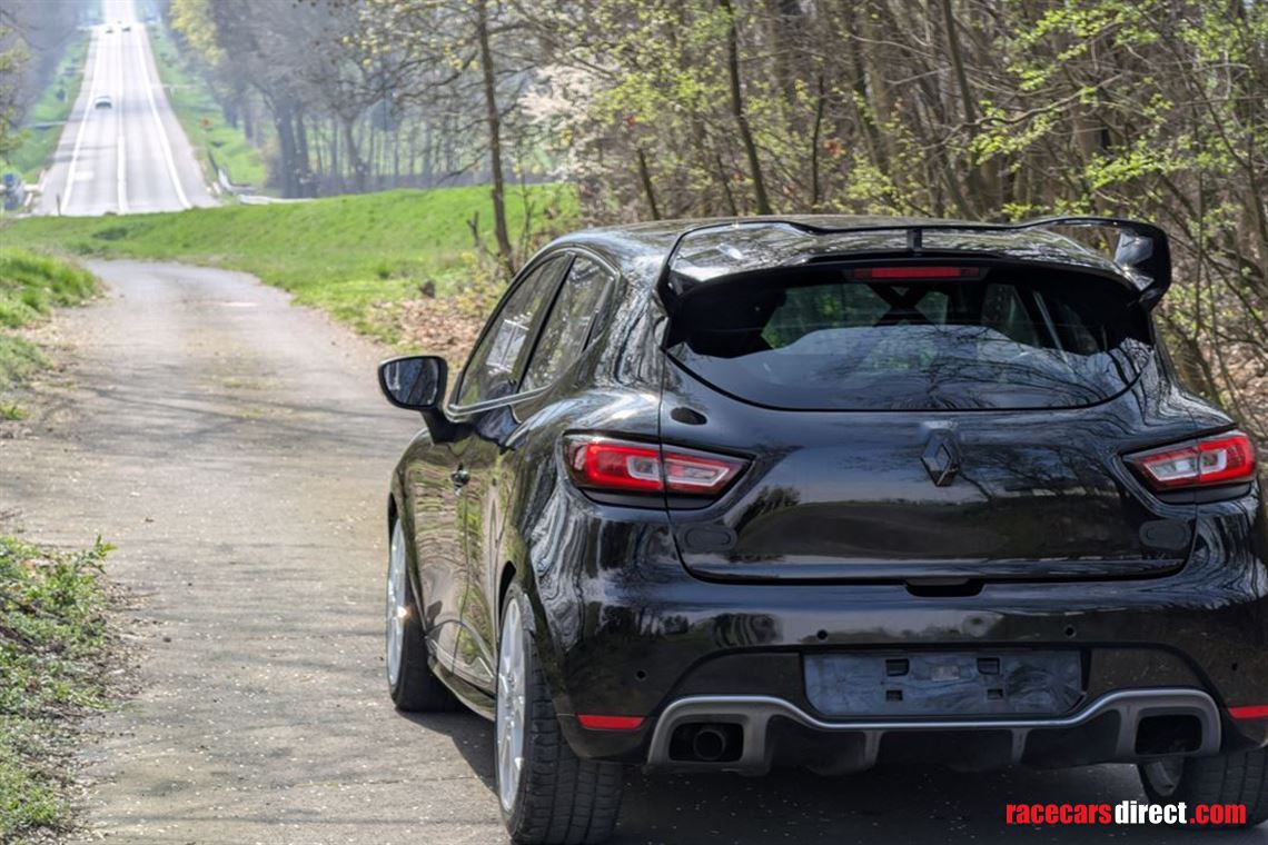 renault-clio-mk4-rs-cup-320