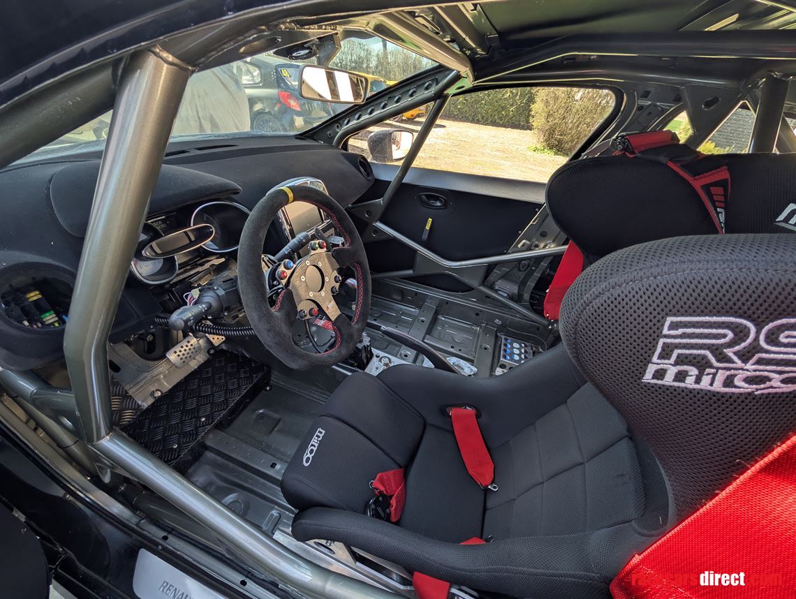 renault-clio-mk4-rs-cup-320