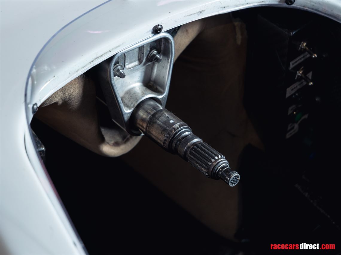 gp2-dallara-mecachrome-v8-full-running-car