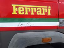 ferrari-renntransporter-mit-werkstatteinricht