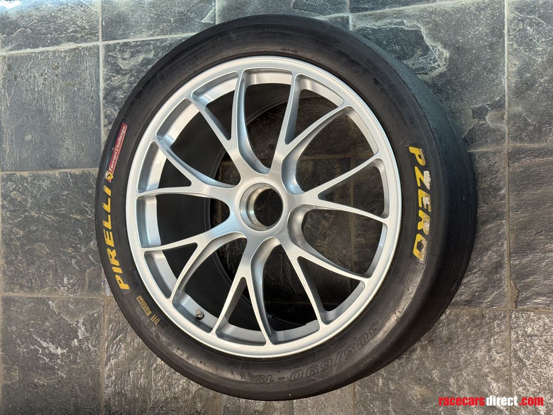 ferrari-458-challenge-wheels-and-pirelli-dh-s