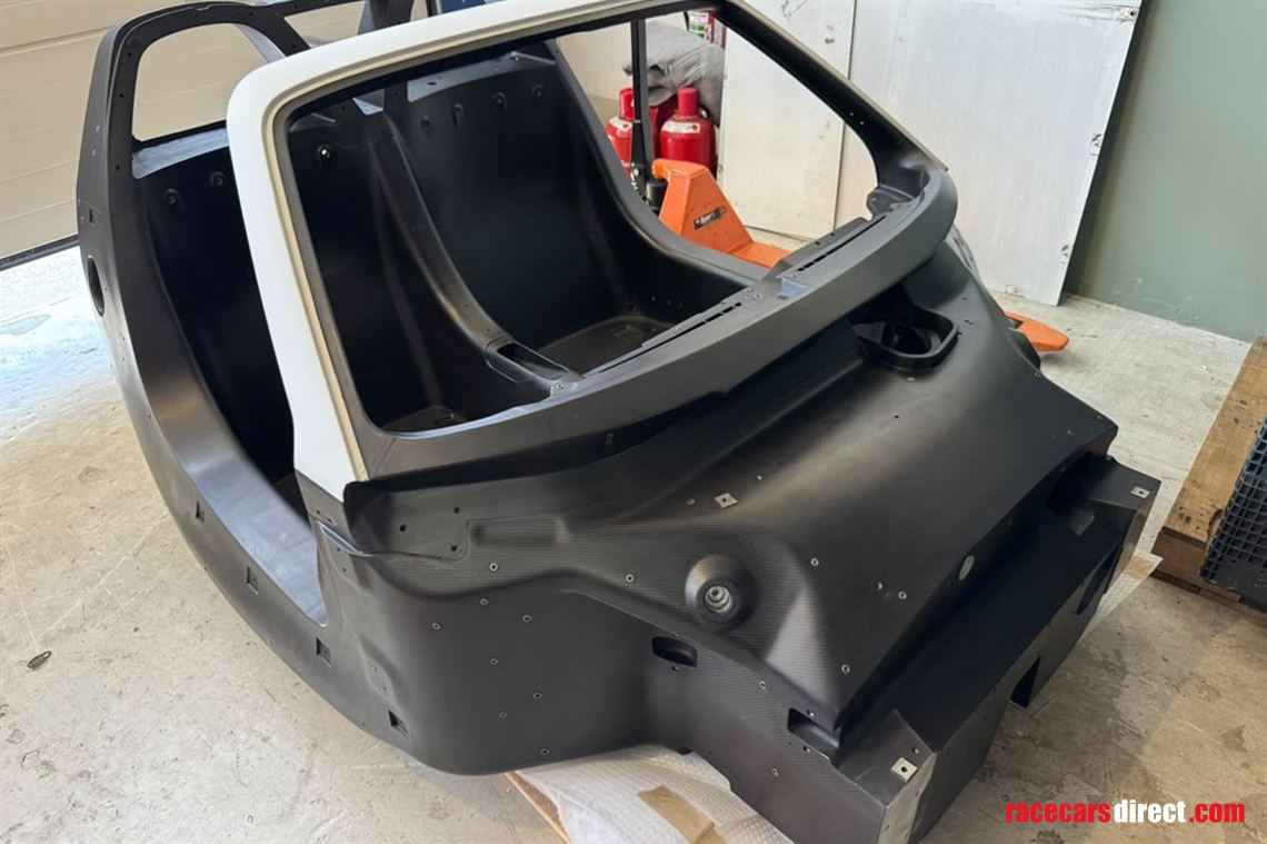 porsche-carrera-gt-monocoque-new-old-stock-or