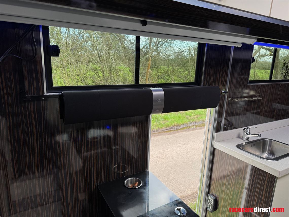 mercedes-atego-6-berth-75-tonne-motorhome