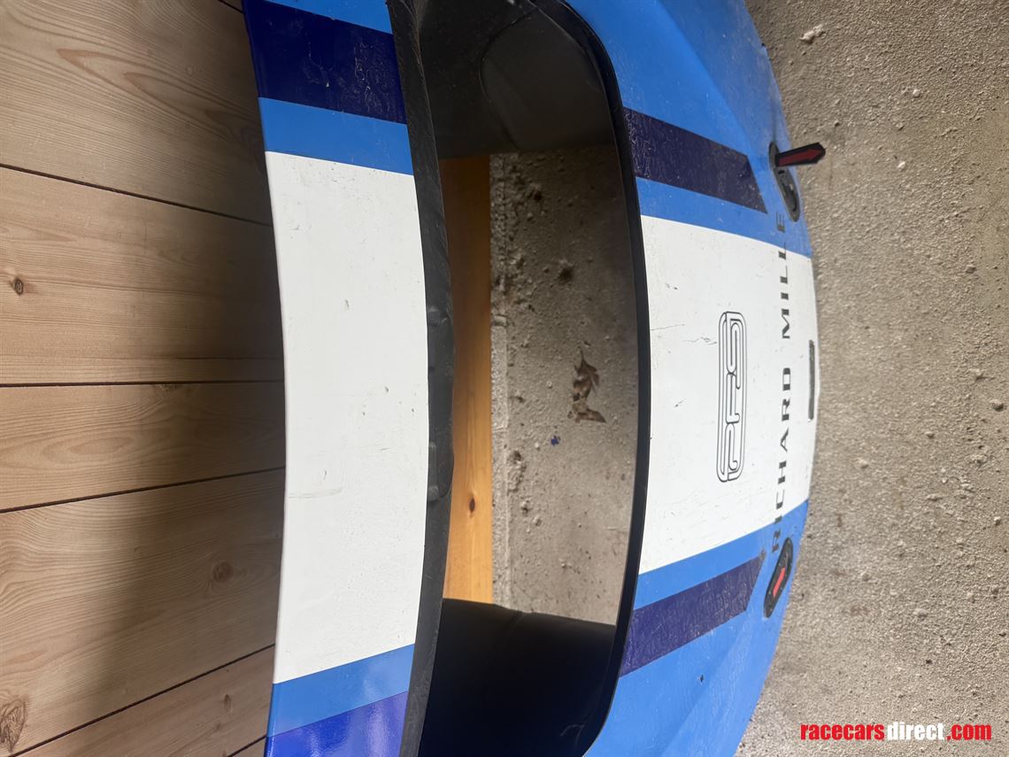 mcclaren-720s-gt3-evo-race-used-carbon-fiber