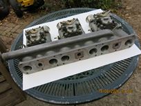 jaguar-etype-triple-weber-dco-48-on-manifold