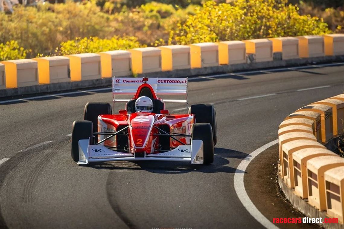 lola-t9650-formula-3000-v6---hill-climb-winne