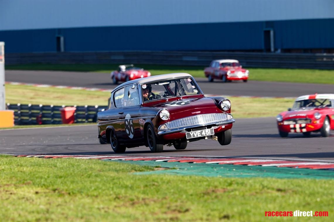 ford-anglia-105e