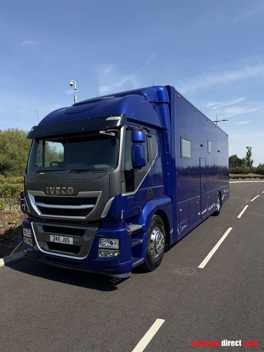 2-car-race-transporter-with-large-living-area