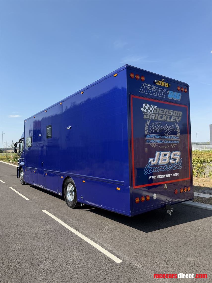 2-car-race-transporter-with-large-living-area