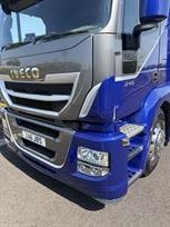2-car-race-transporter-with-large-living-area