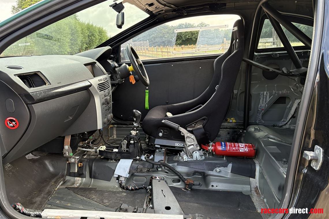 2006-vauxhall-astra-vxr-track-car
