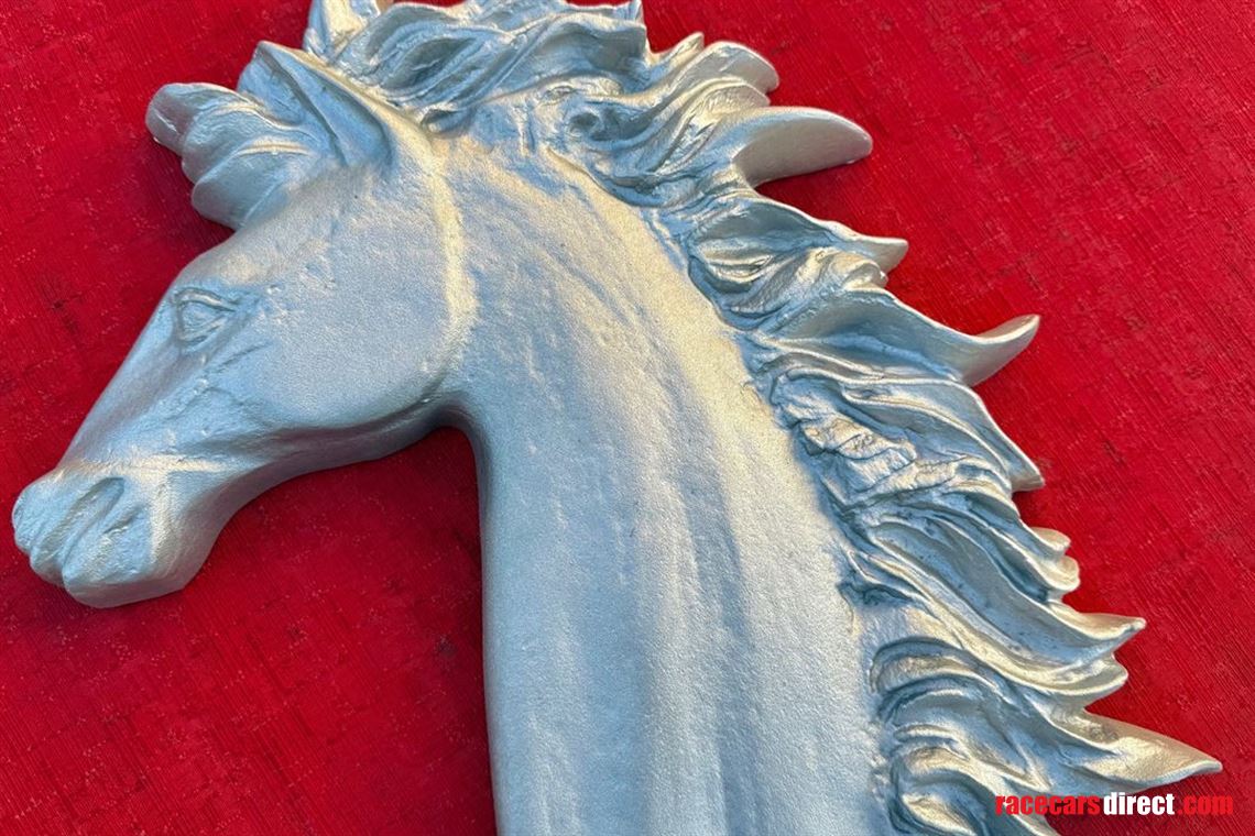 ferrari-metal-prancing-horse