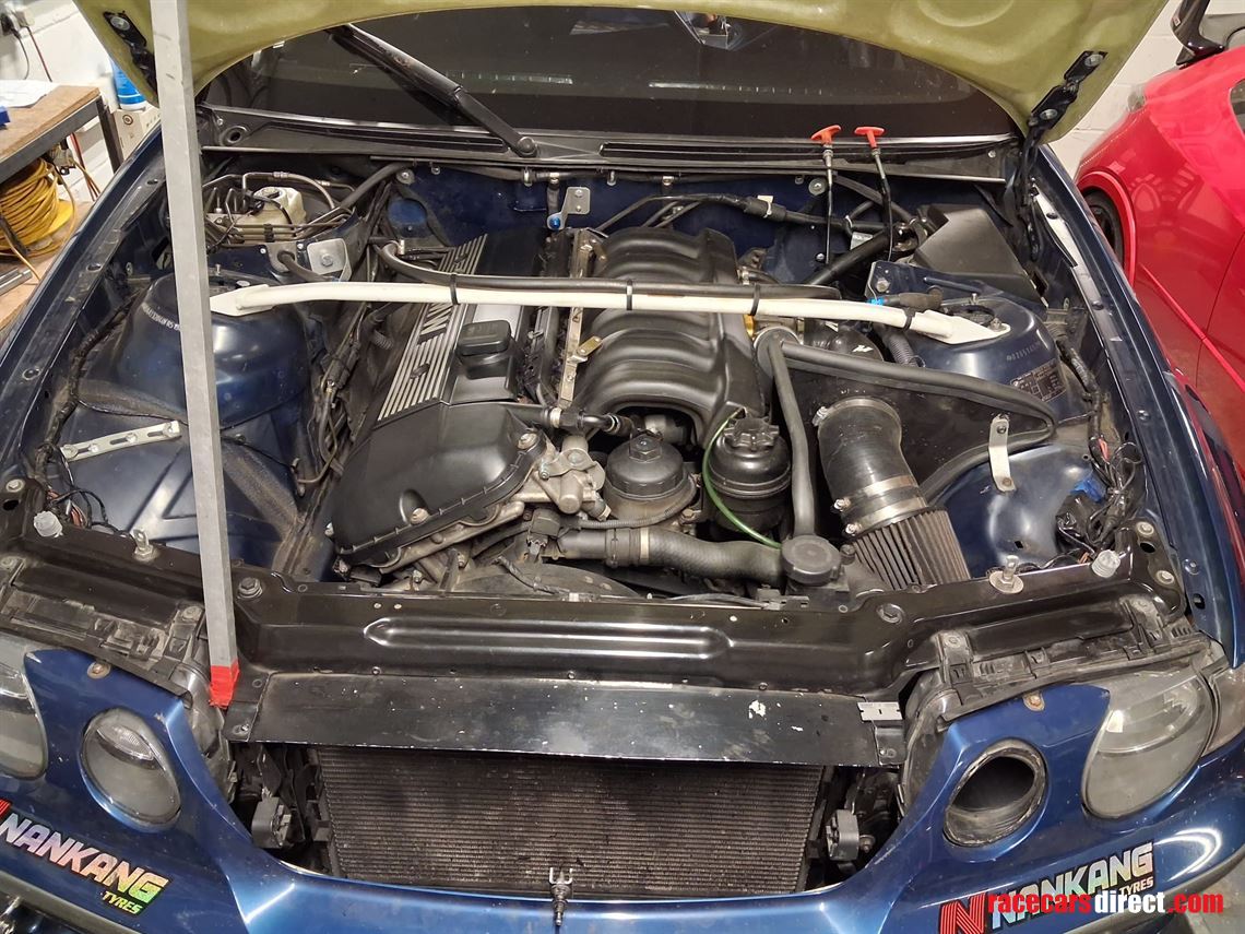 bmw-e46-compact-330i-race-car