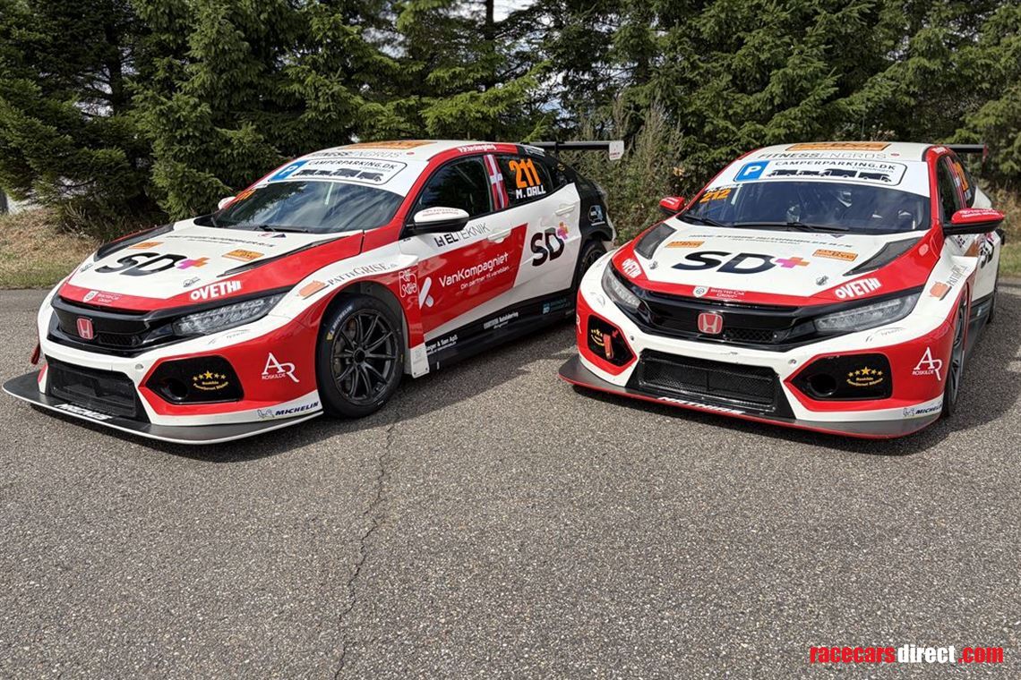 two-honda-civic-fk7-tcr-for-sale---chassis-03