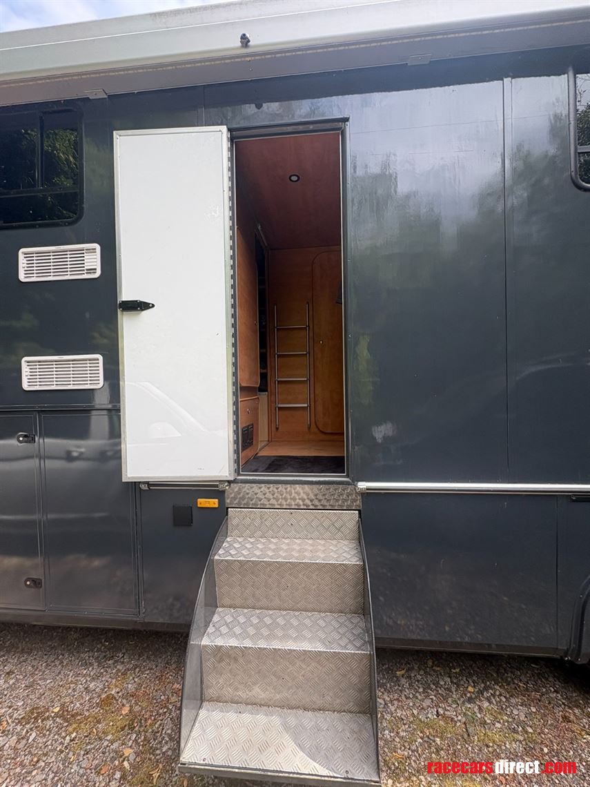 scania-rigid-17t-race-truck-motorhome