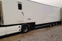 race-trailer---sleeps-8-30-ft-load-space---so