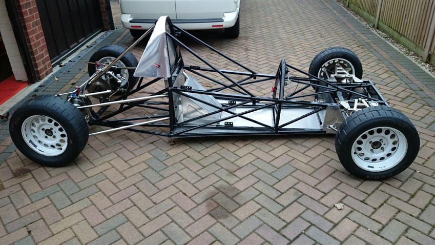 Race Car Pit Chassis PREDATOR 4X4 V8 PIT CREW VOLUNTEERS PERTH