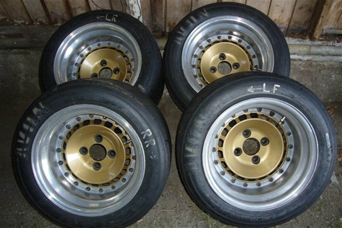 Racecarsdirect.com - Image split rim wheels and tyres