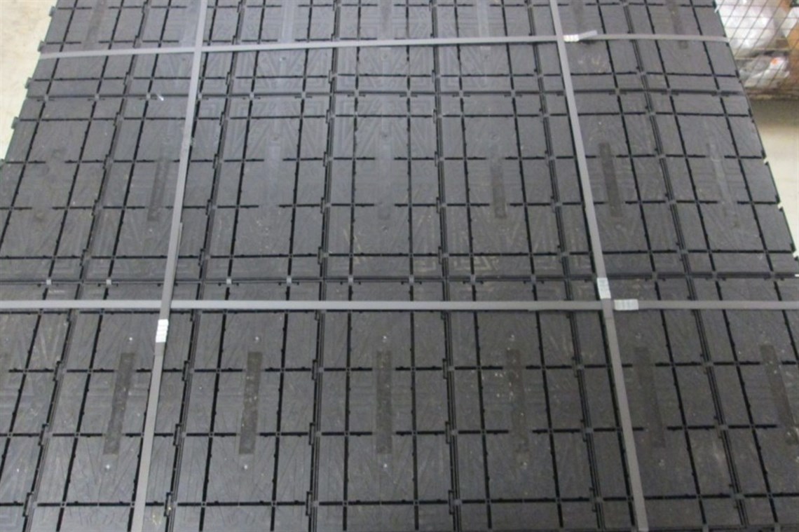 Racecarsdirect.com - Rola-Trac plastic flooring 100 sq m