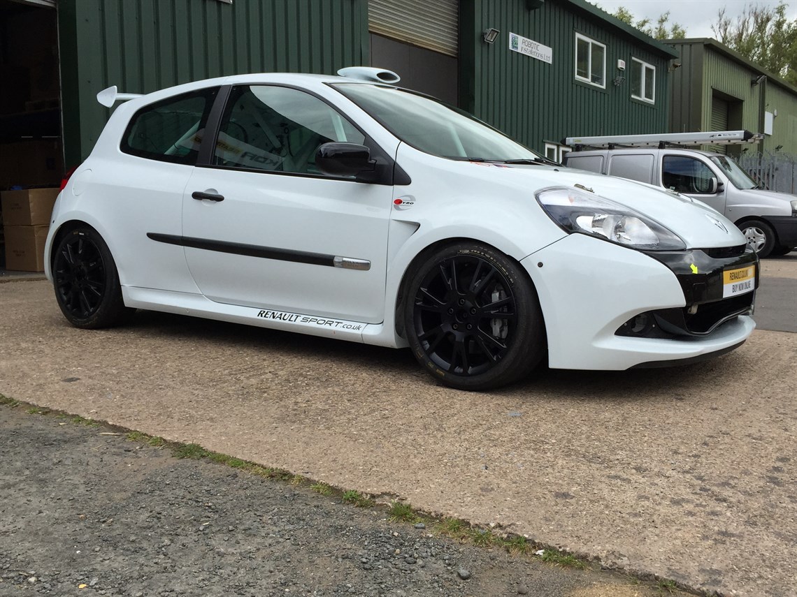 renault-clio-cup-x85-race-car