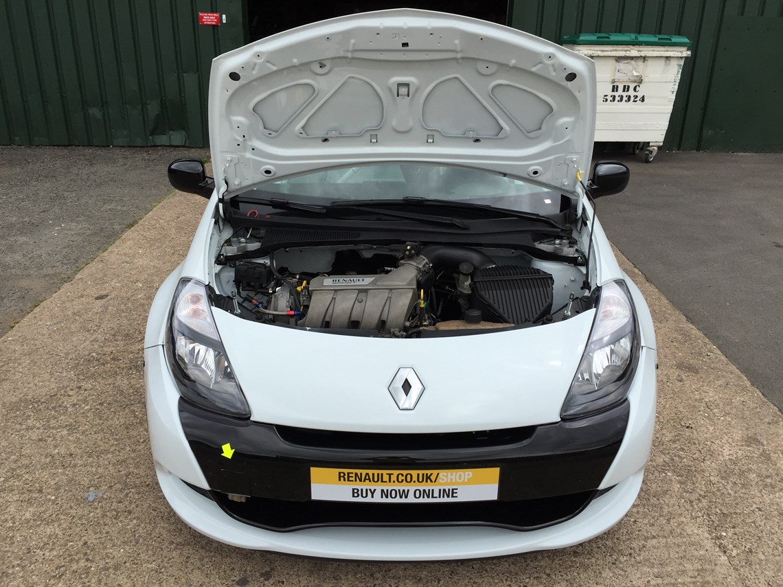 renault-clio-cup-x85-race-car