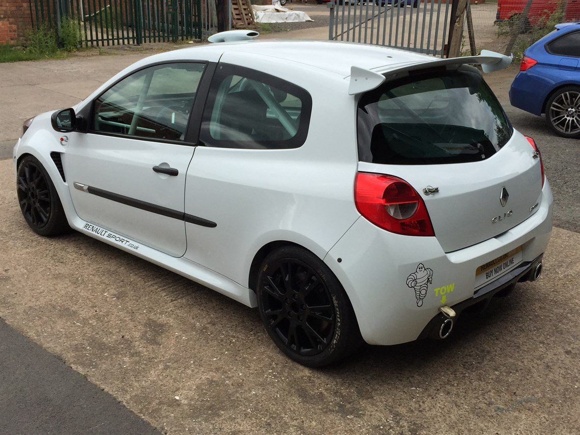 renault-clio-cup-x85-race-car