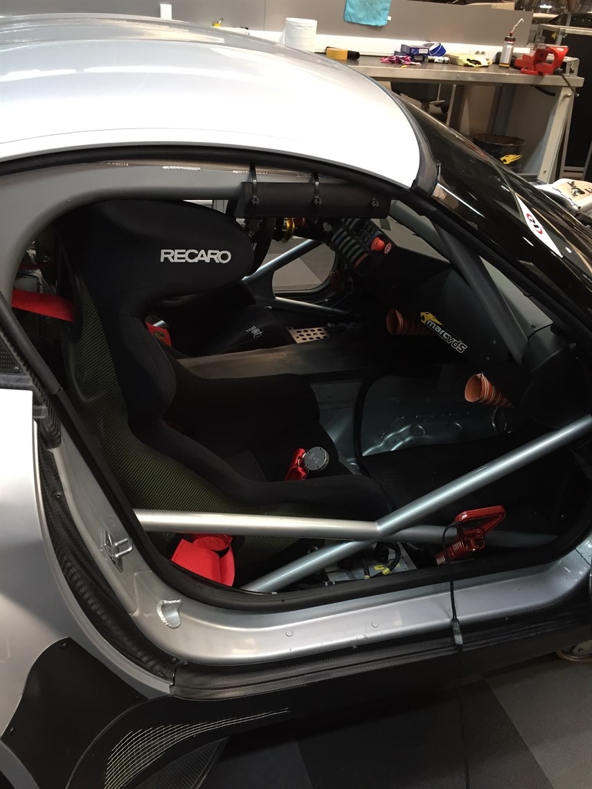 bmw-z4-gt3-race-taxi