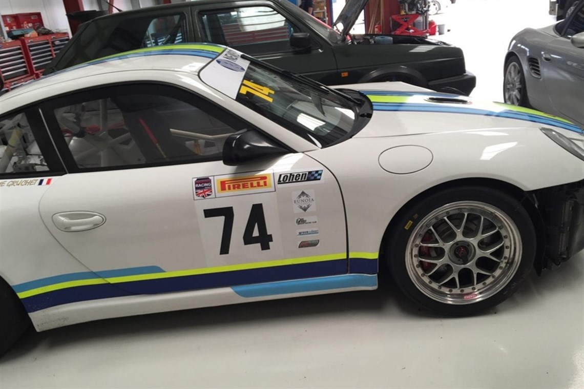 damaged-porsche-997-cup