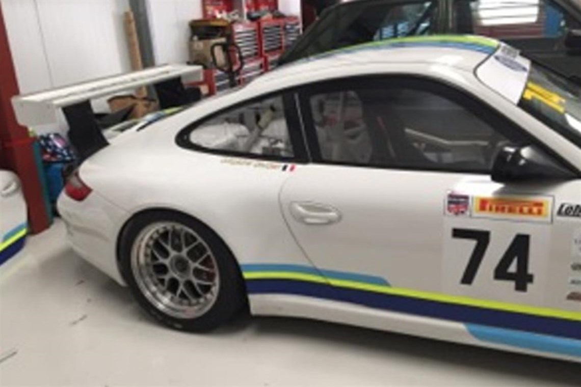 damaged-porsche-997-cup