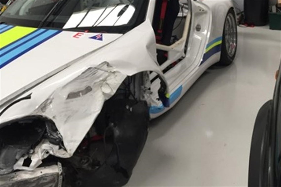 damaged-porsche-997-cup