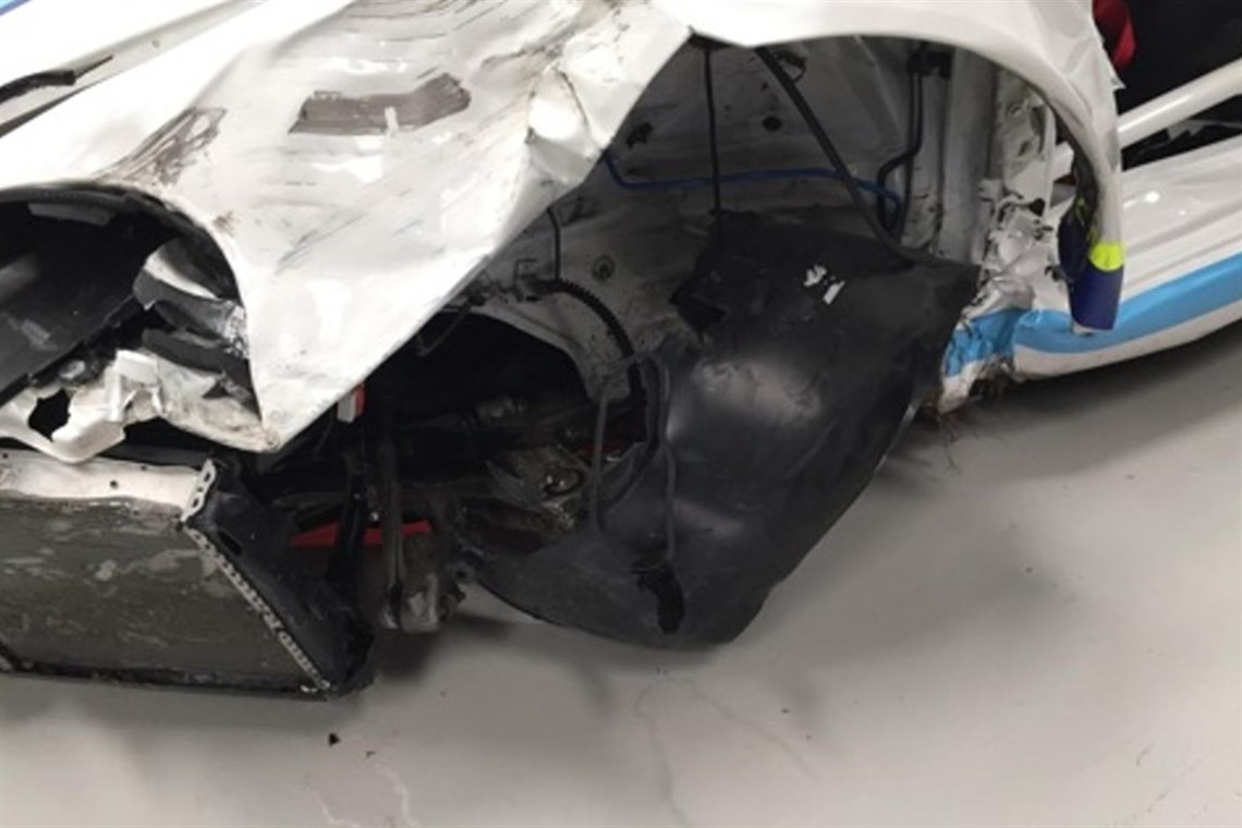 damaged-porsche-997-cup