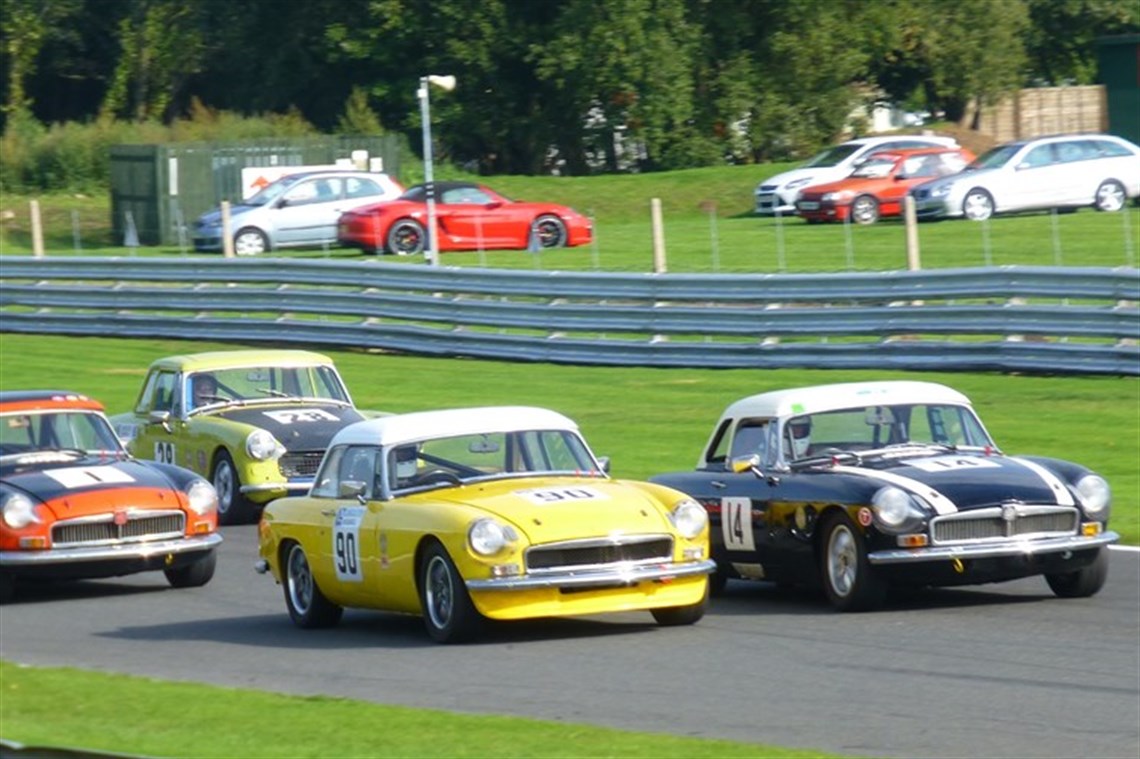 Racecarsdirect.com - MGB Race Car