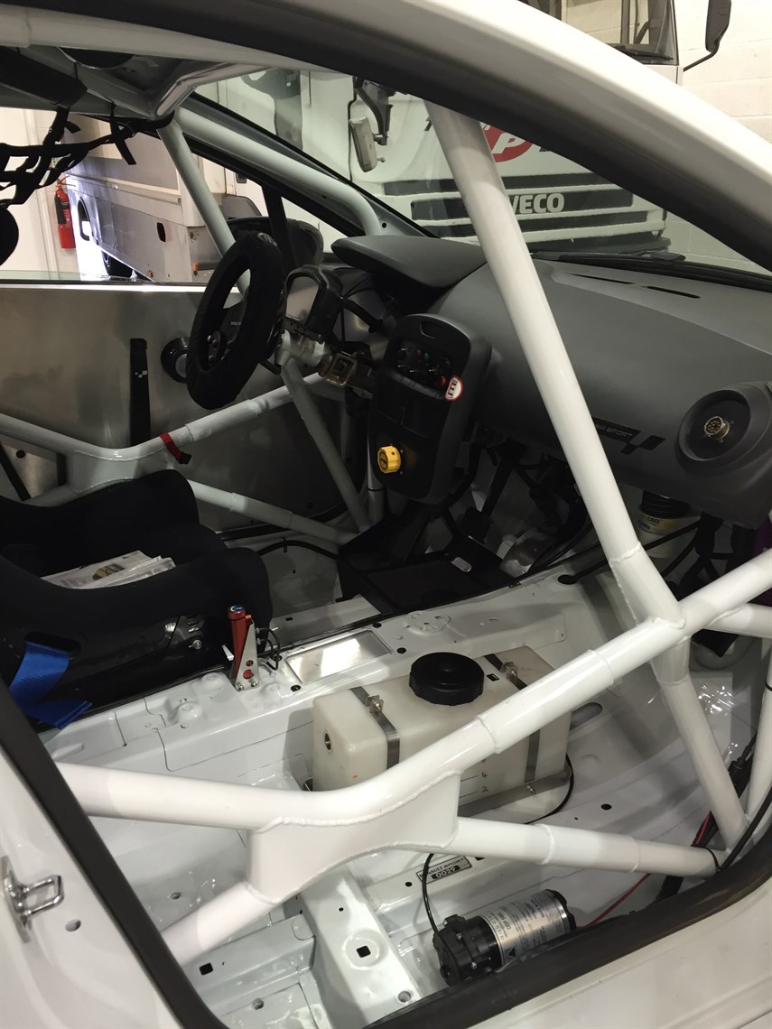 renault-clio-cup-x98-2014