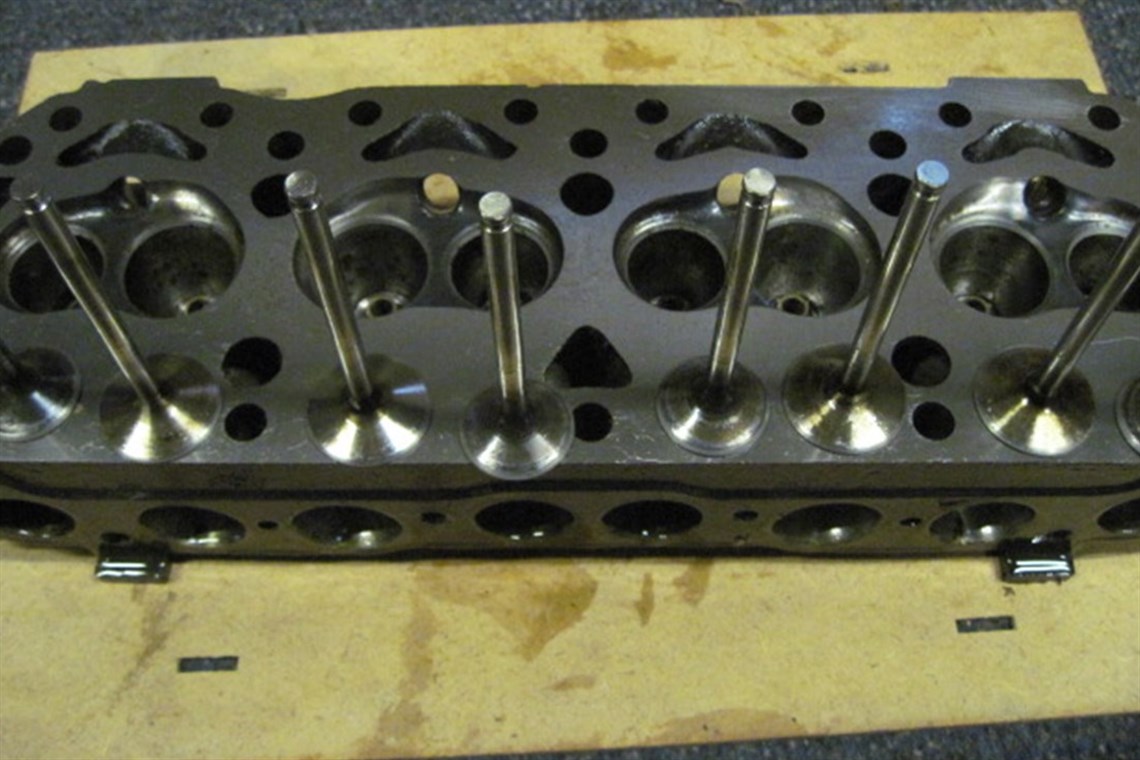 pre-crossflow-ford-cylinder-head