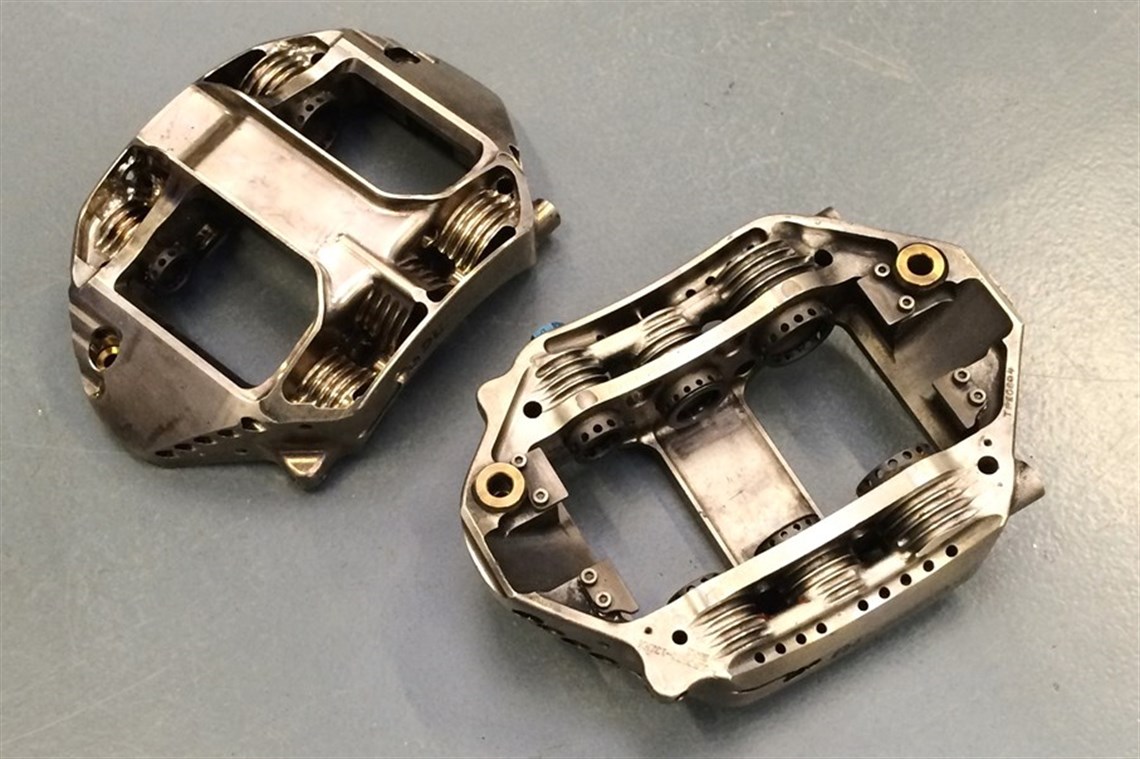 Racecarsdirect.com - AP Racing 6 pot billet titanium calipers F1 Formula 1