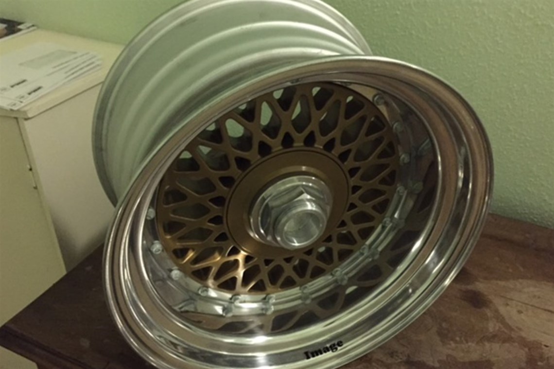 Racecarsdirect.com - Image split rim alloy wheels
