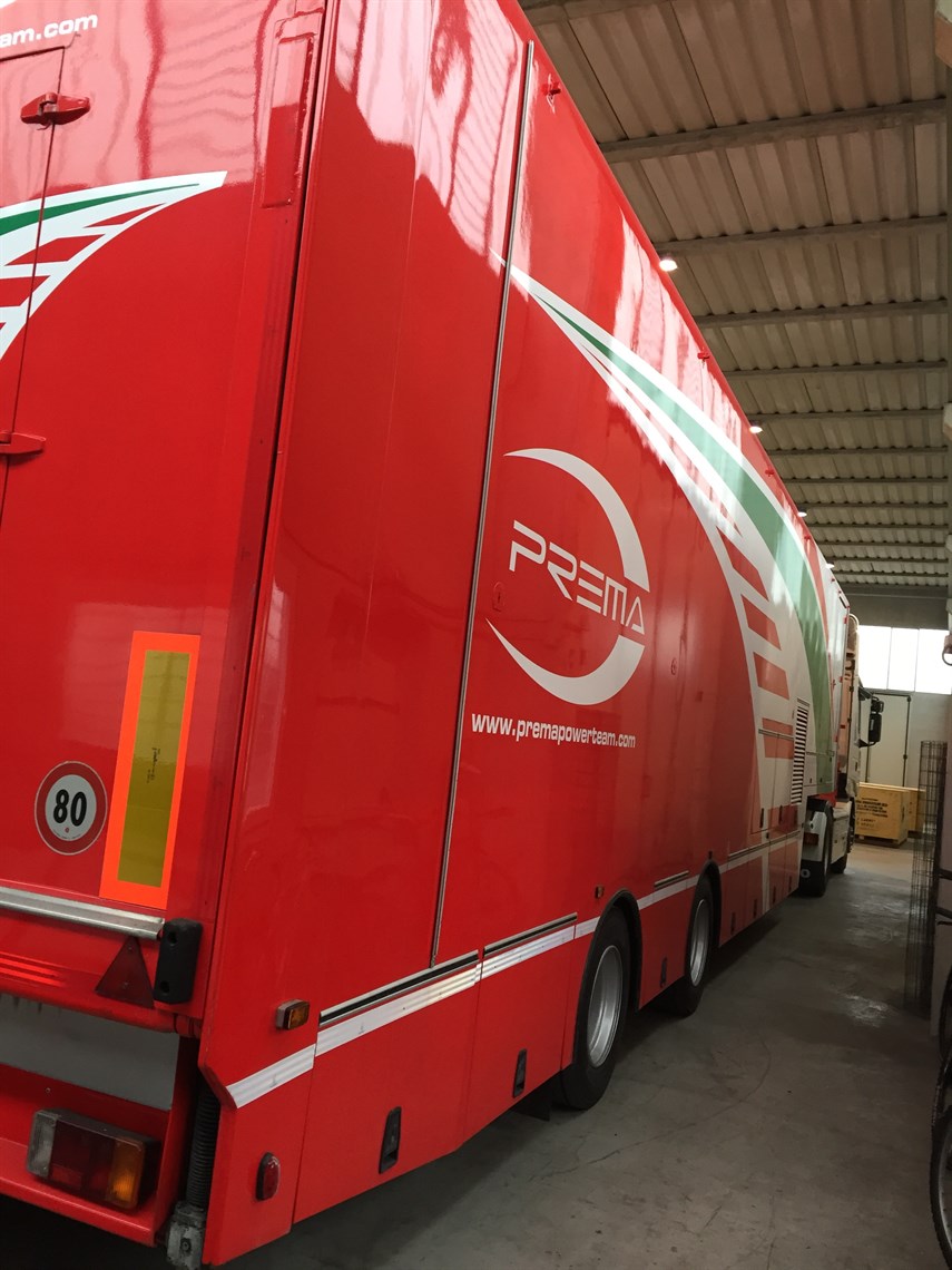 used-trailer-ex-ferrari-f1-factory