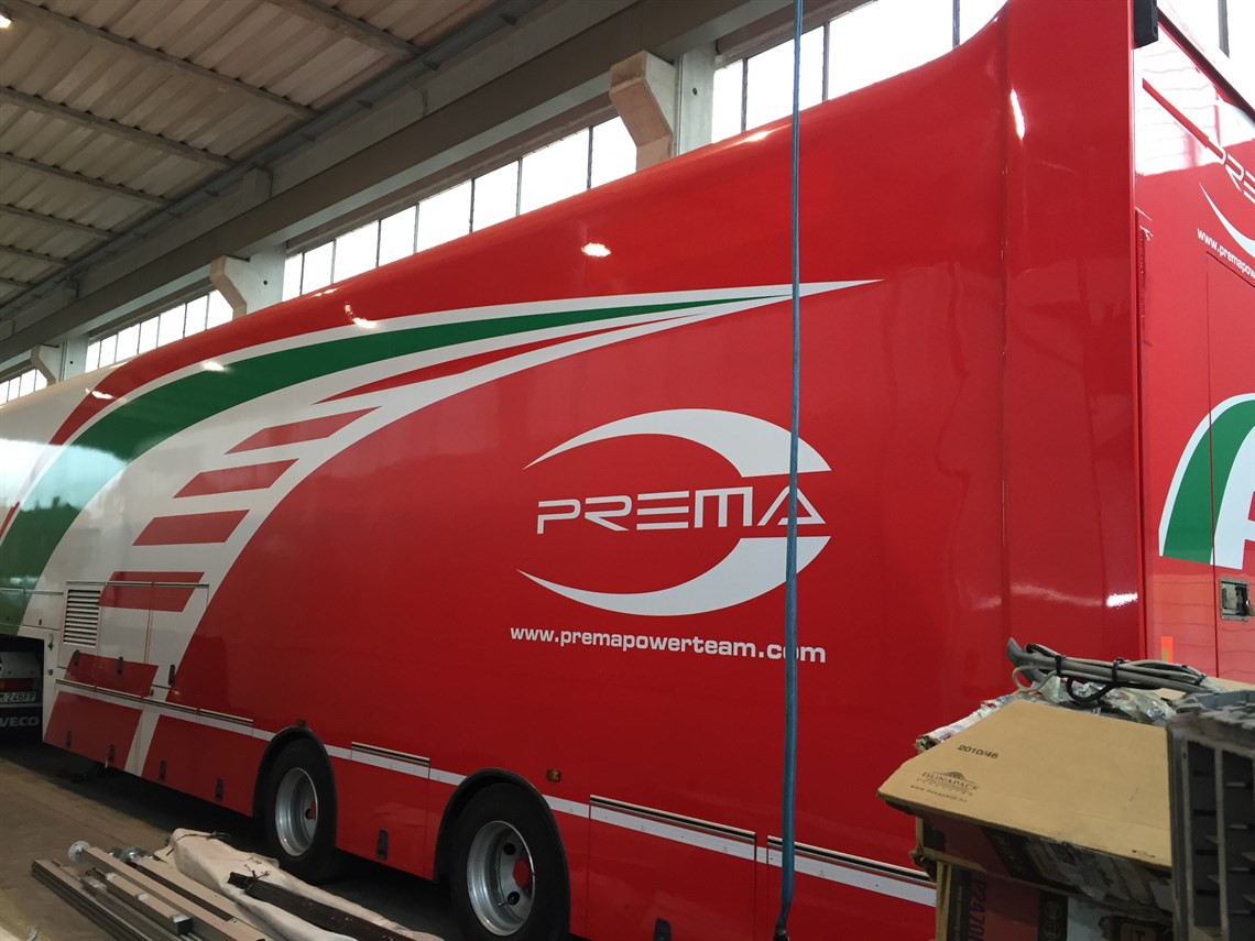 used-trailer-ex-ferrari-f1-factory