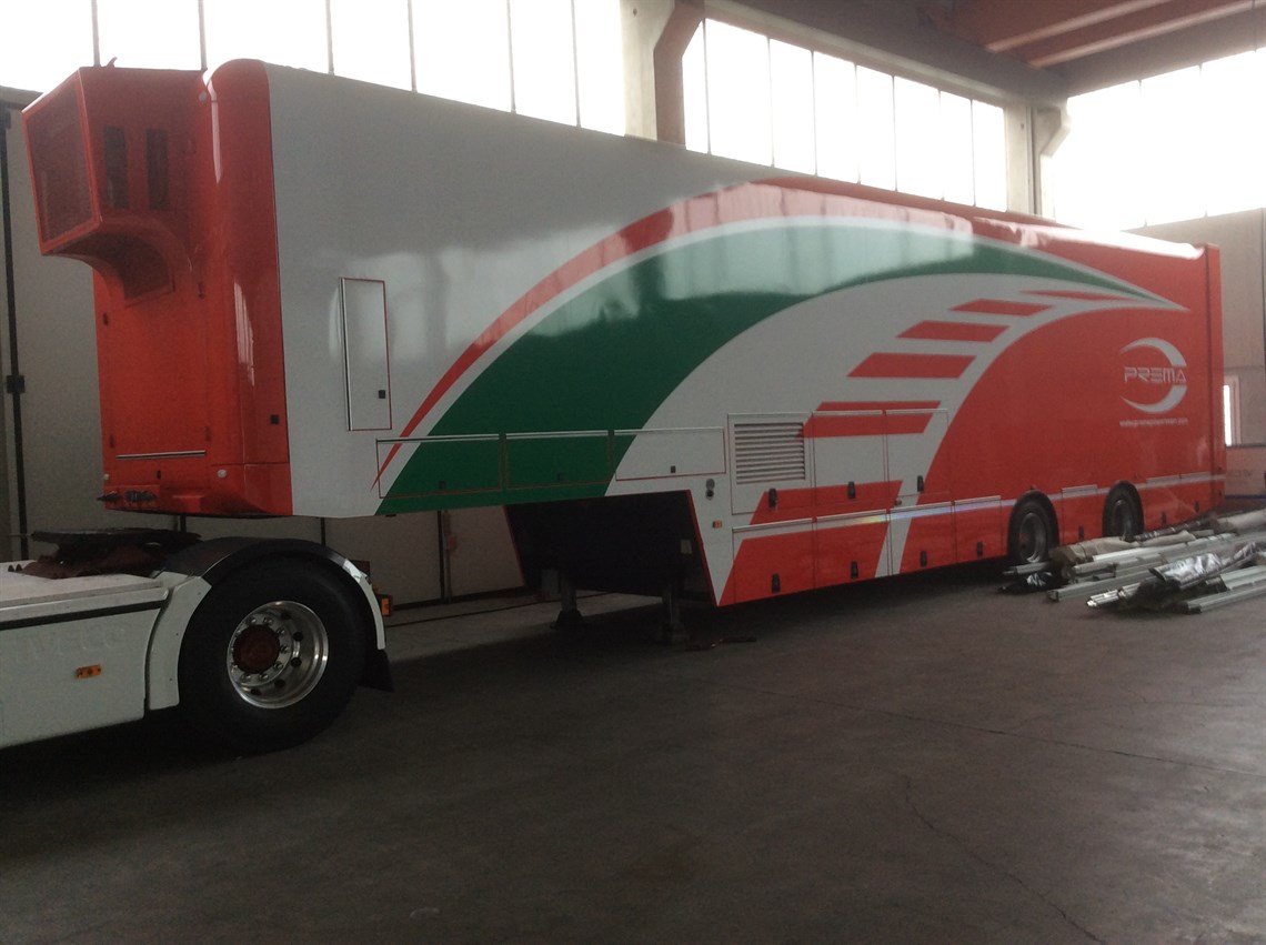 used-trailer-ex-ferrari-f1-factory