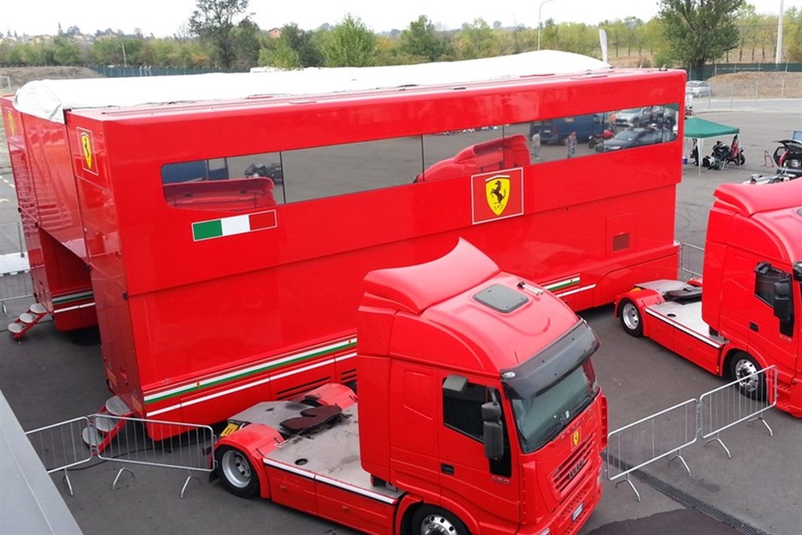 used-trailer-hospitality-ex-ferrari-f1-factor