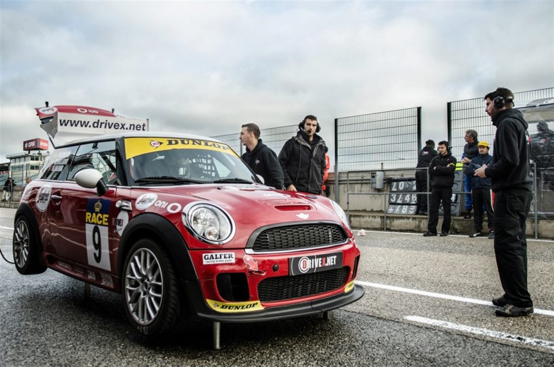 mini-john-cooper-works-challenge
