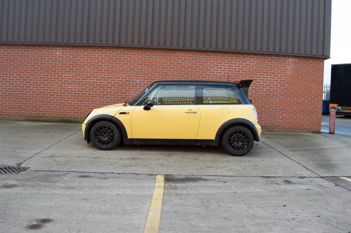 mini-challenge-cooper-class-car-with-spare-sh