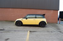 mini-challenge-cooper-class-car-with-spare-sh