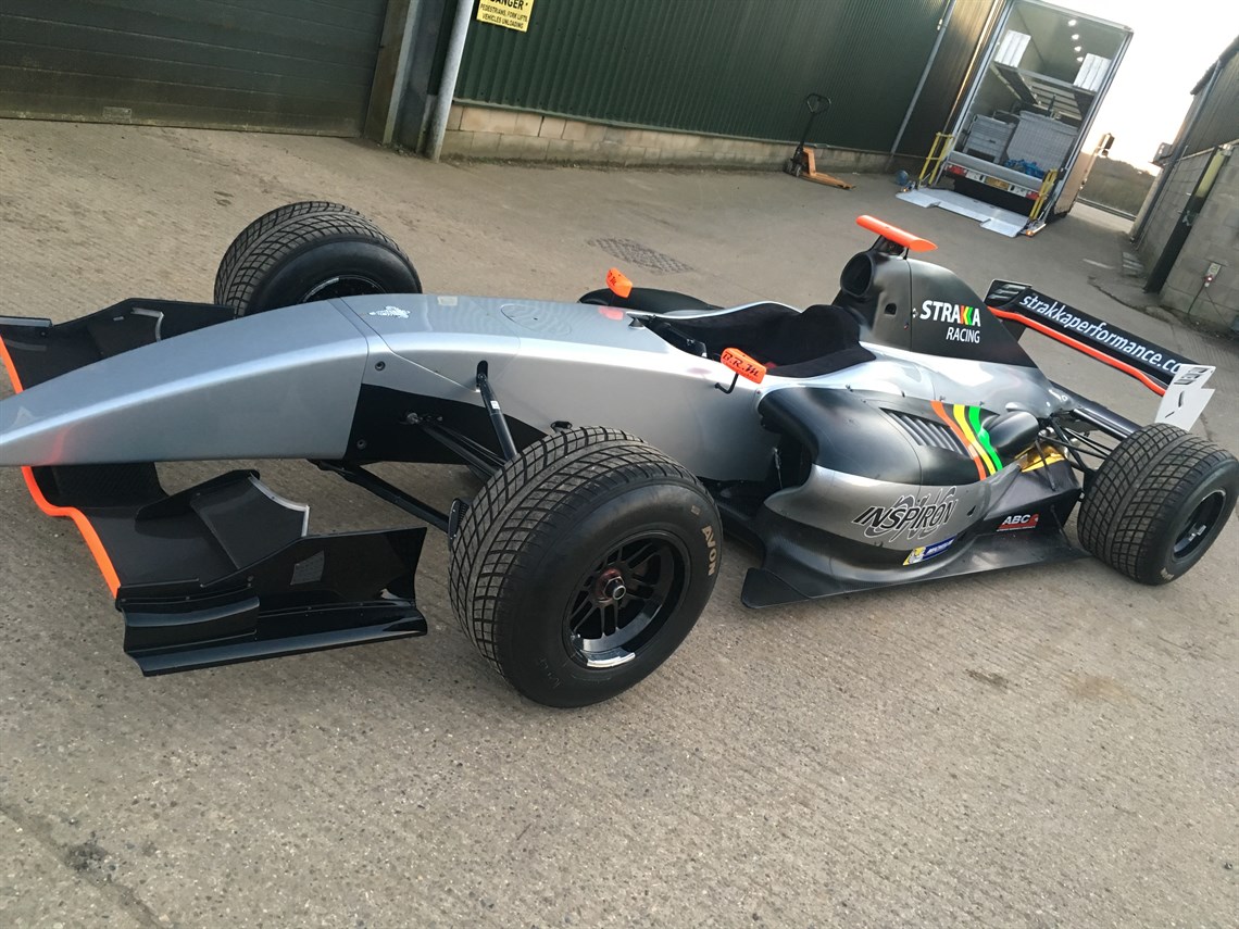 2 x 2008 World Series By Renault Cars