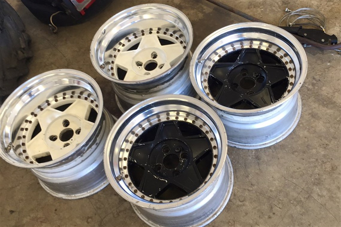Racecarsdirect.com - Compomotive split rims 16x10